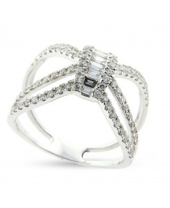 Baguette Ring with Split Shank 18K