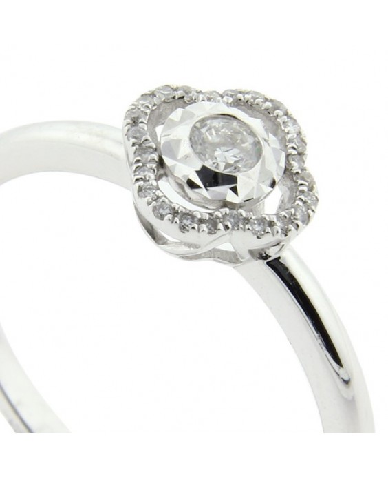 18K Ring With Diamond 