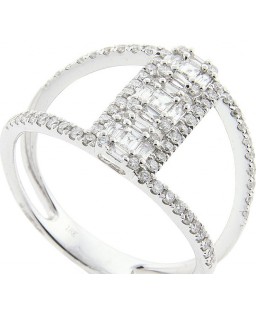 Split Shank Ring with Baguette Diamond 18K