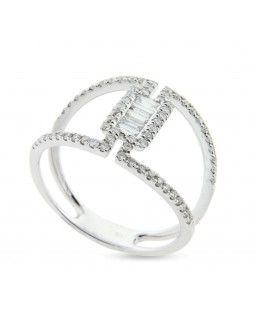 Split Shank Ring with Baguette Diamond